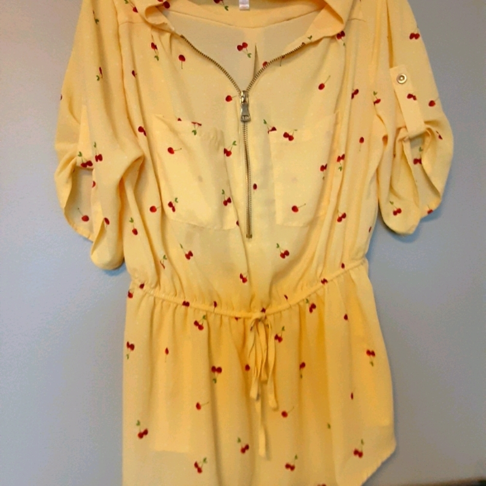 🍒MISSCHERRY 🍒  Blouse top